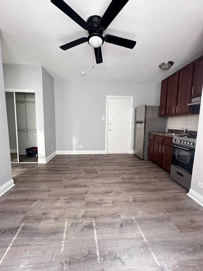 Photo - 4756 N Maplewood Ave Unidad 211