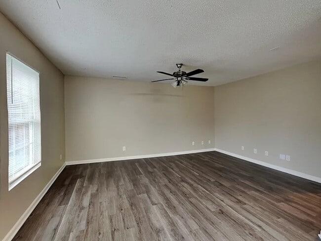 1590 Matthew Allen Cir