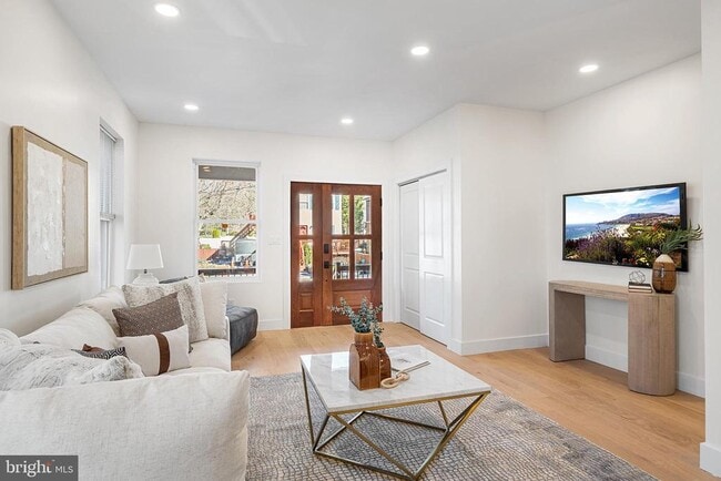 Photo - 705 Preston Ave