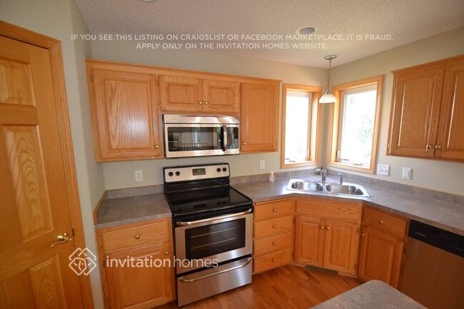 Photo - 10312 Kalen Ln NE