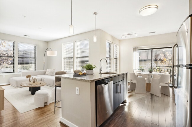 Building Photo - The Porter Del Ray Rental