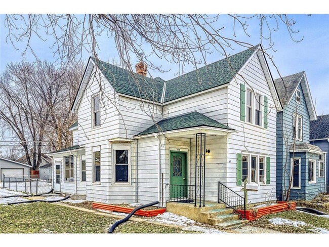 Building Photo - 911 Sims Ave