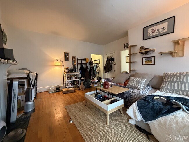 Photo - 16 Davis Ave Unidad #4