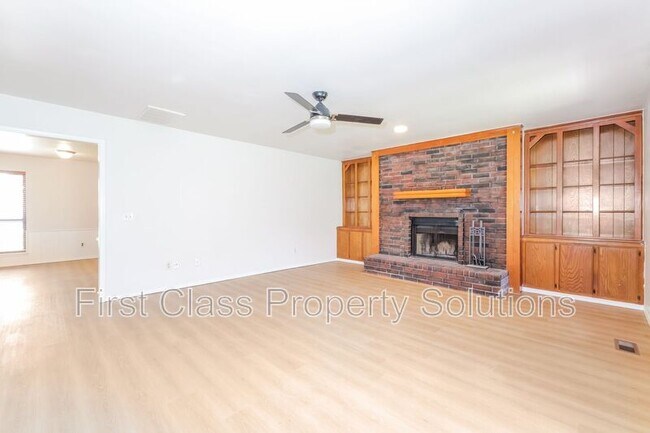 Photo - 713 Sage Brush Rd
