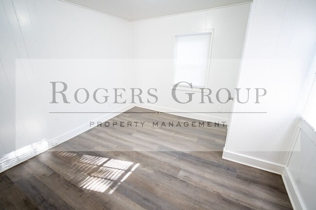 Photo - 305 Perry St