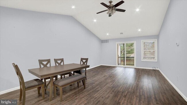 Photo - 221 Allem Ln