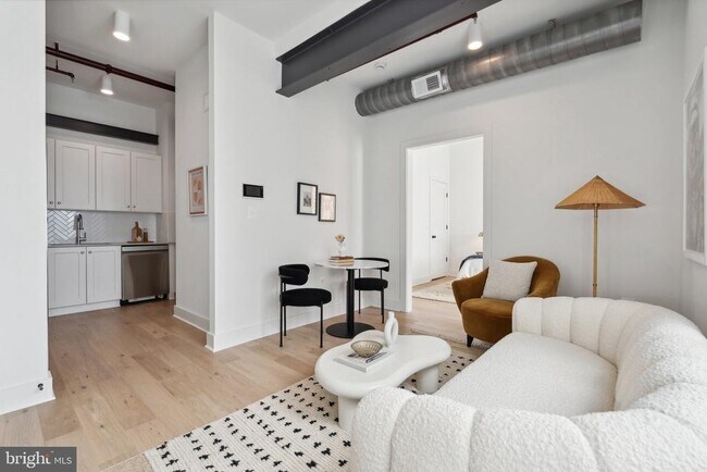 Photo - 901 King St Unit 305