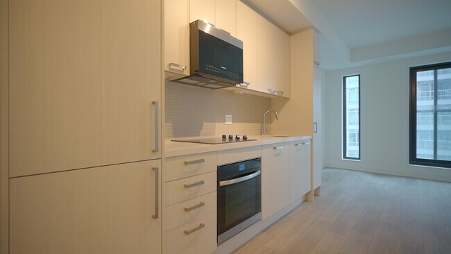 Photo - 20-2420 Soudan Ave