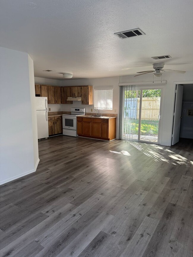 Photo - Stylish 2BR Cocoa Rental with Open Layout ...