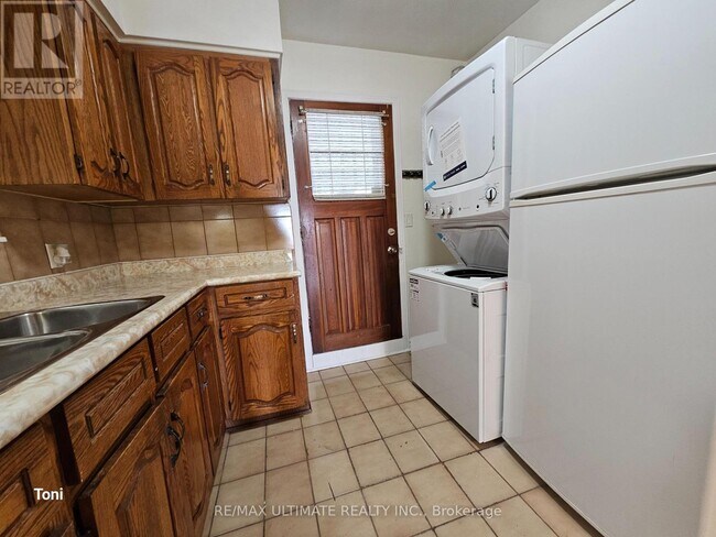 Photo - 568 Rogers Rd
