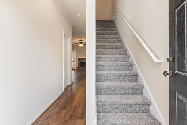 Photo - 154 Cypress Ct