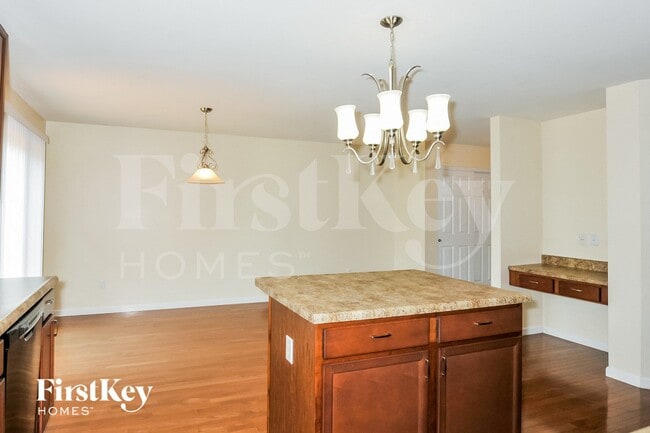 Photo - 229 Greengate Dr