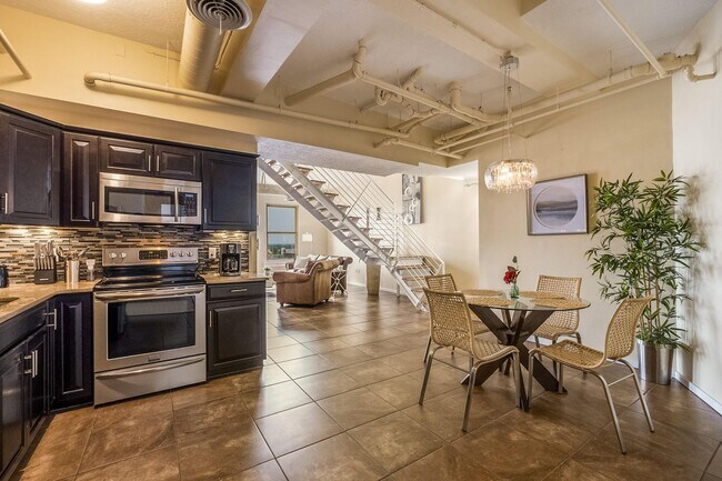 Photo - 219 Central Ave NW Unidad 503