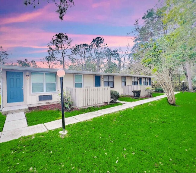 Photo - 2900 University Square Dr