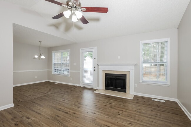 Photo - 240 Wood Green Dr