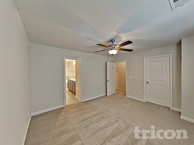Photo - 305 Woodfern Ct