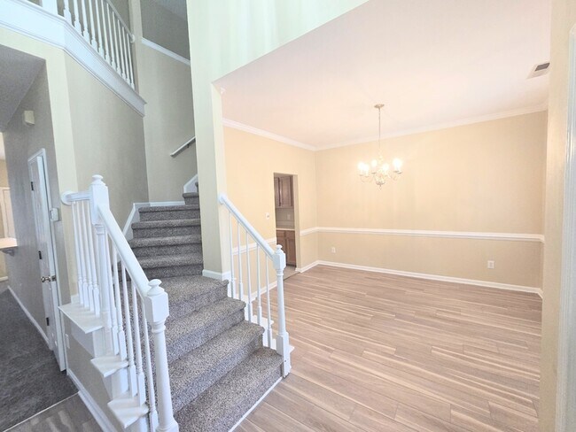 Photo - 1009 Friar Tuck Ct