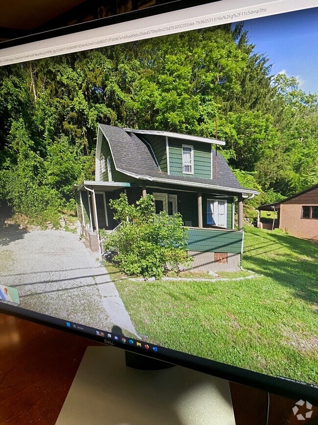 Building Photo - 87 Smithtown Rd Rental