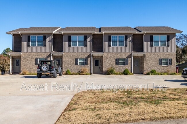 Building Photo - 932 Warrior Hill Dr