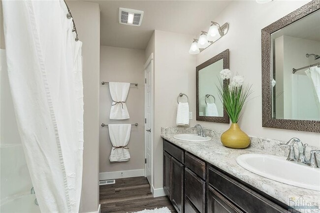 Photo - 1636 Kanga Wy