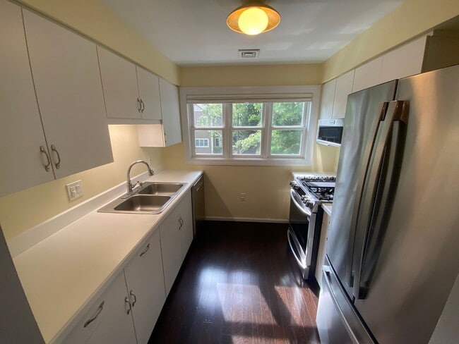 Photo - WOW!! BRIGHT AND SPACIOUS WATERTOWN UNIT W CENTRAL AIR, WASHER/DRYER