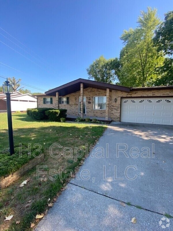 Building Photo - 2542 Buenger Blvd Rental