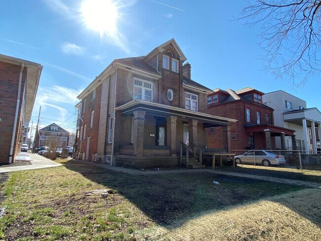 Photo - 165 E 12th Ave Unidad 165