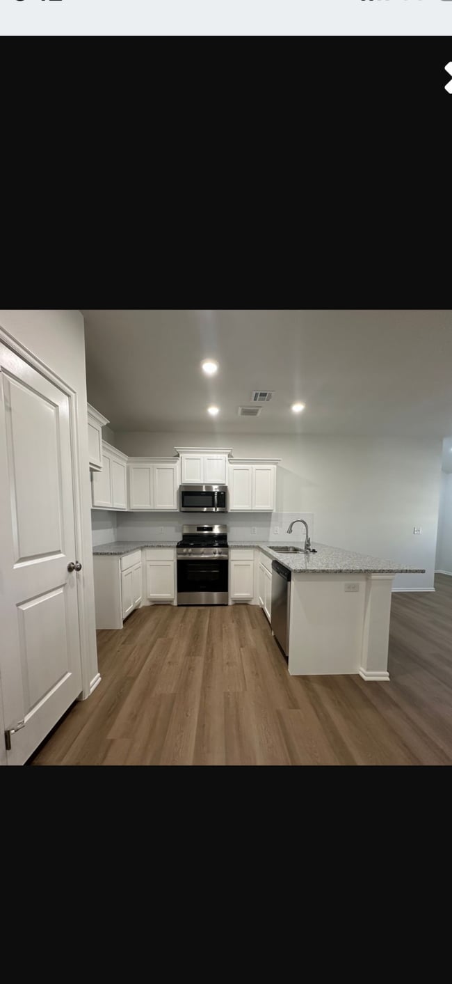 Photo - 11518 University Dr