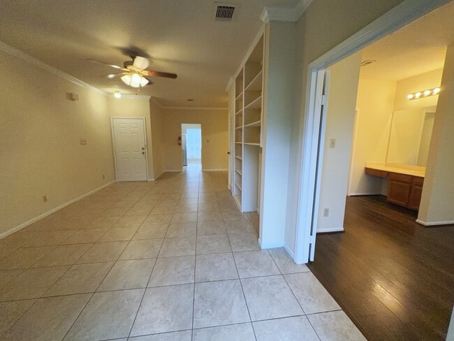 Photo - 6666 Harbor Town Dr Unit B305