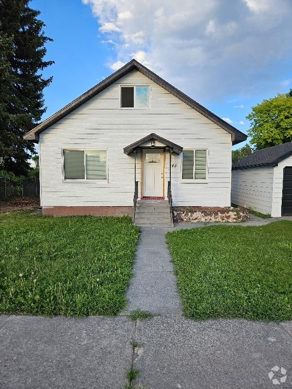 Building Photo - 145 N Byron Ave Rental