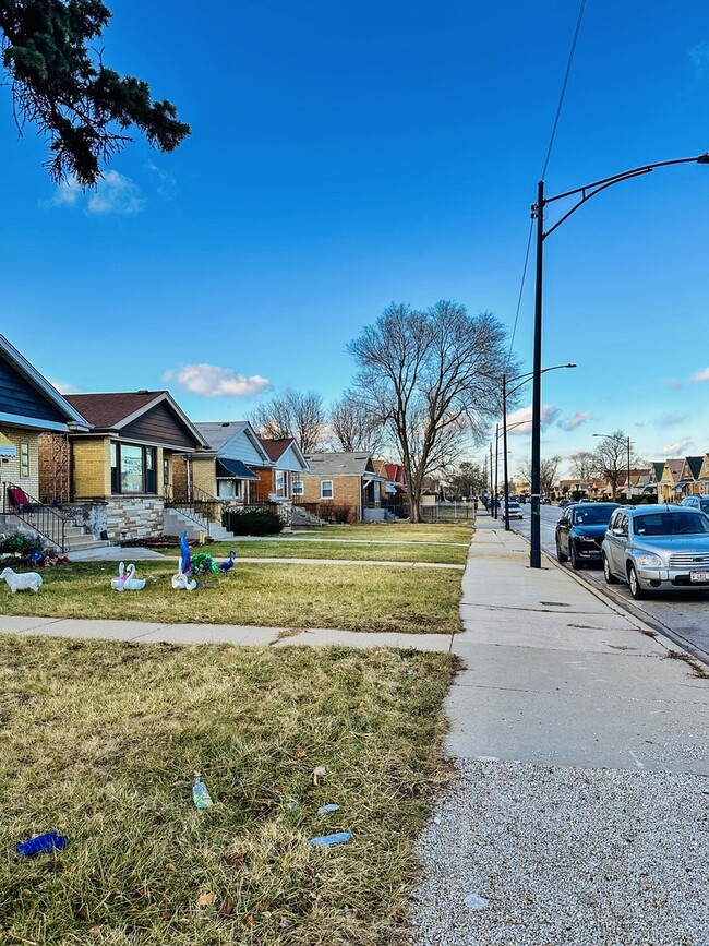 Photo - 8626 S Damen Ave