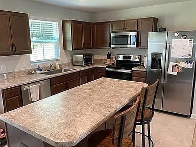 Photo - 4 Bedrooms 2.5 Bathrooms