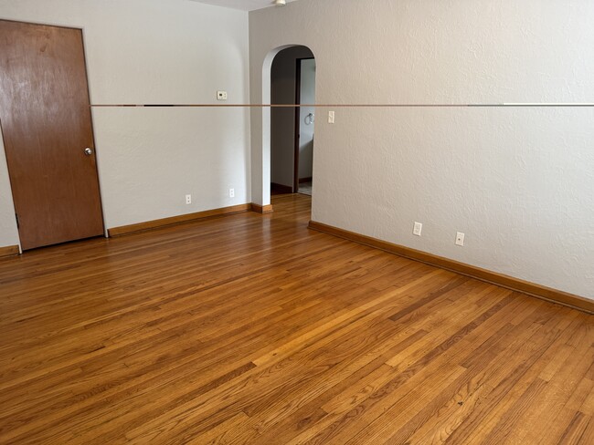 Building Photo - 604 Morgantown Ave Unit #1
