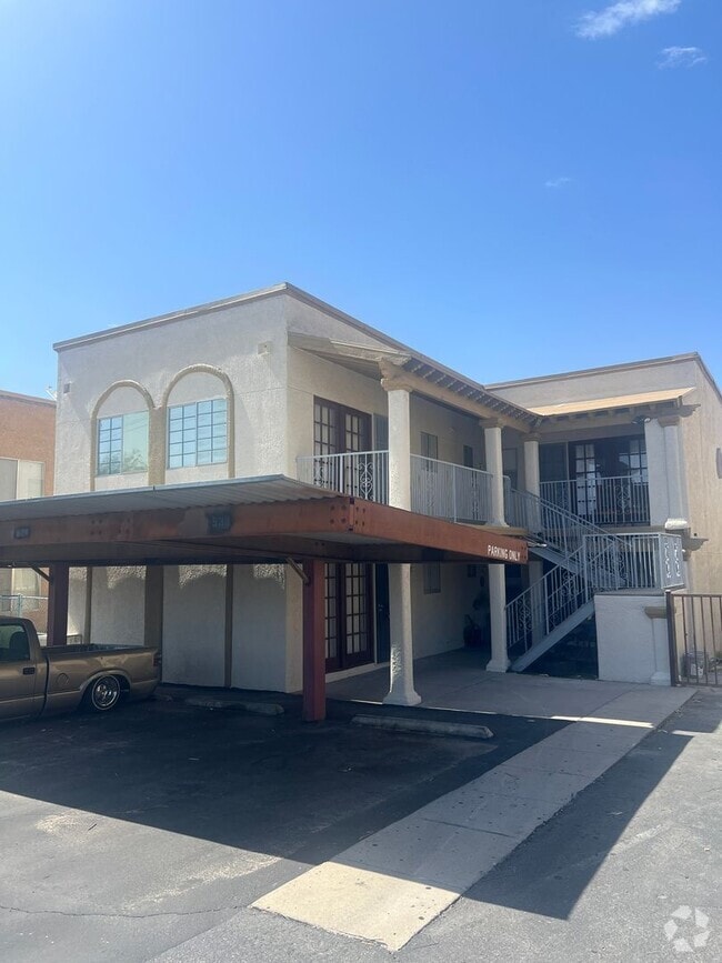 Building Photo - FULLY REMODELED 1 BED. APT. / AVAILABLE FO...