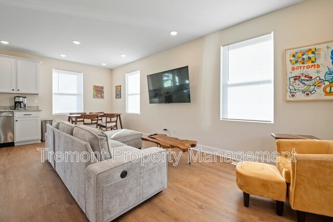 Photo - 24 Sawyer St