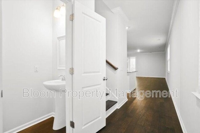 Photo - 332 Long Pier St