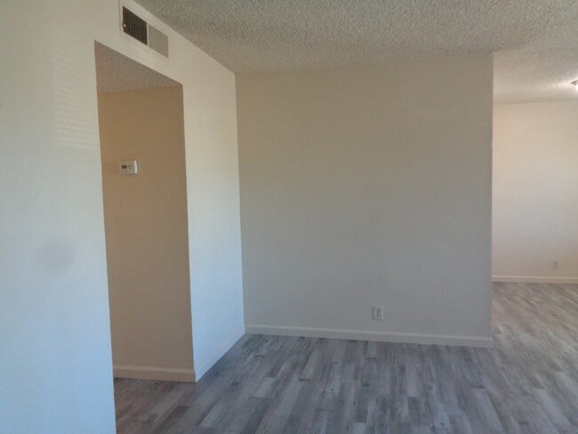 958 S Barrett Rd Unit 4