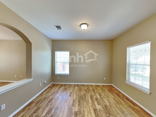 Photo - 149 Ashwood N