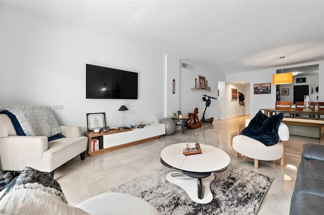 Building Photo - 100 Edgewater Dr Unit 129