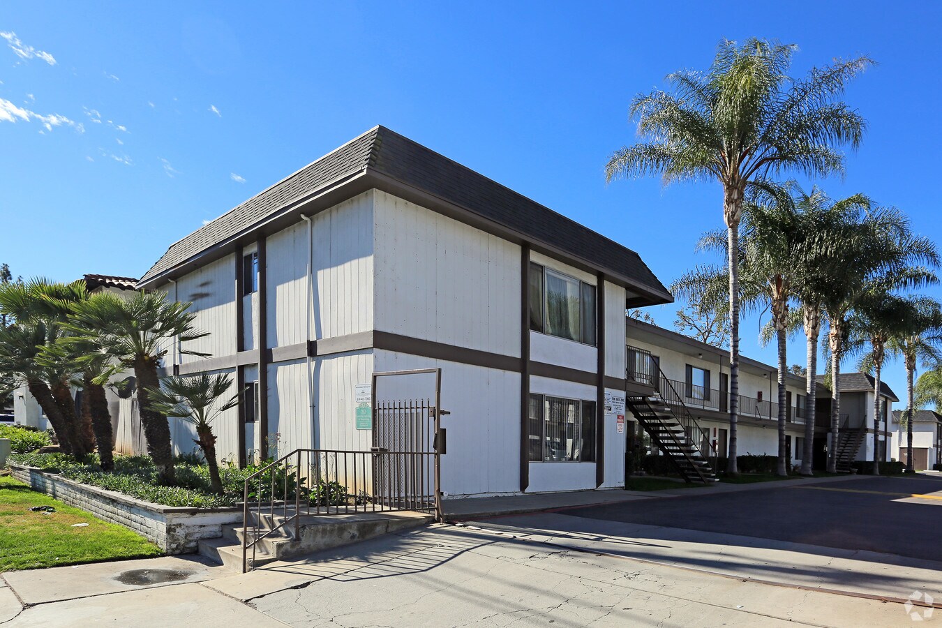 Cameron - Cameron Apartments