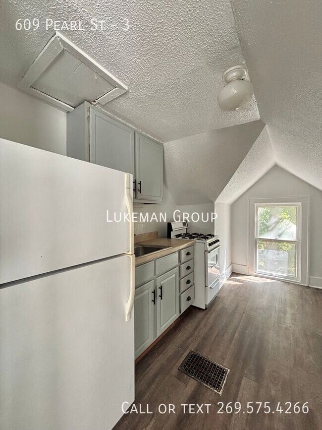 Photo - 609 Pearl St Unidad 3