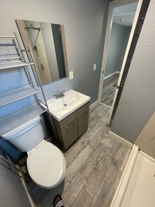 Photo - 1020 W Portage St