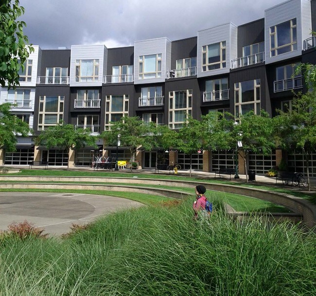 Photo - Crescent Promenade