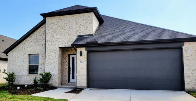 Building Photo - Celebrate the holidays in a brand new home. Enjoy resort-style amenities just steps from your fro...