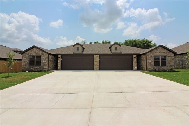 Photo - 1531 Purple Finch St Townhome