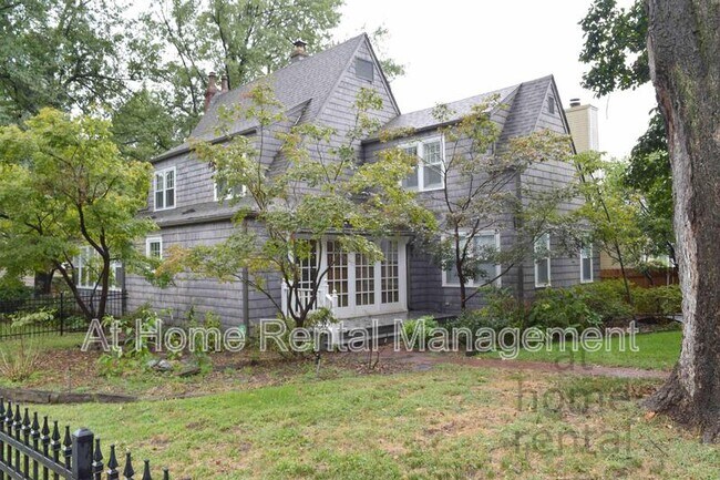 Photo - 255 E 27th Pl