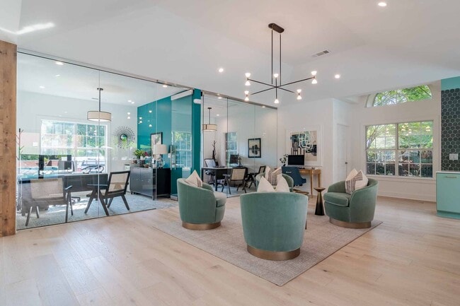 Leasing Center