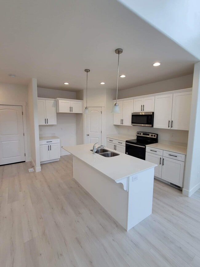 Photo - 3901 W 1850 N Townhome