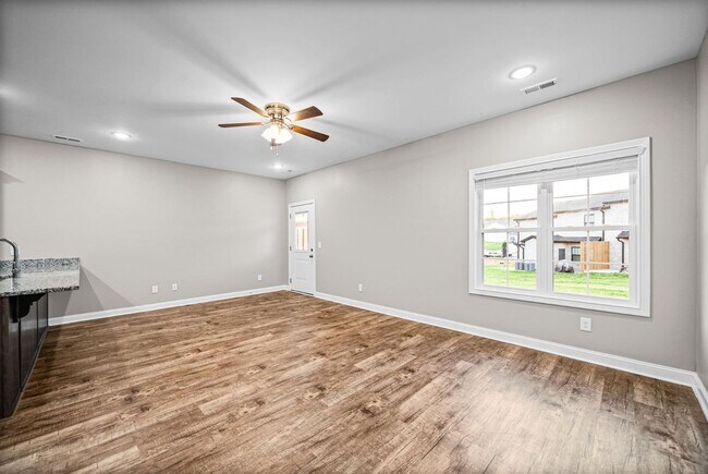1176 Meadowhill Ln