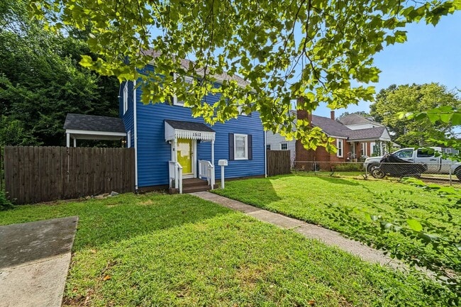 Photo - 1512 Rolfe Pl